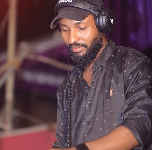 DJ Lara